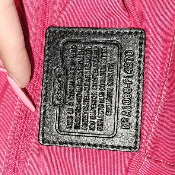 EUC Coach signature shoulder bag - Picture 7 of 8